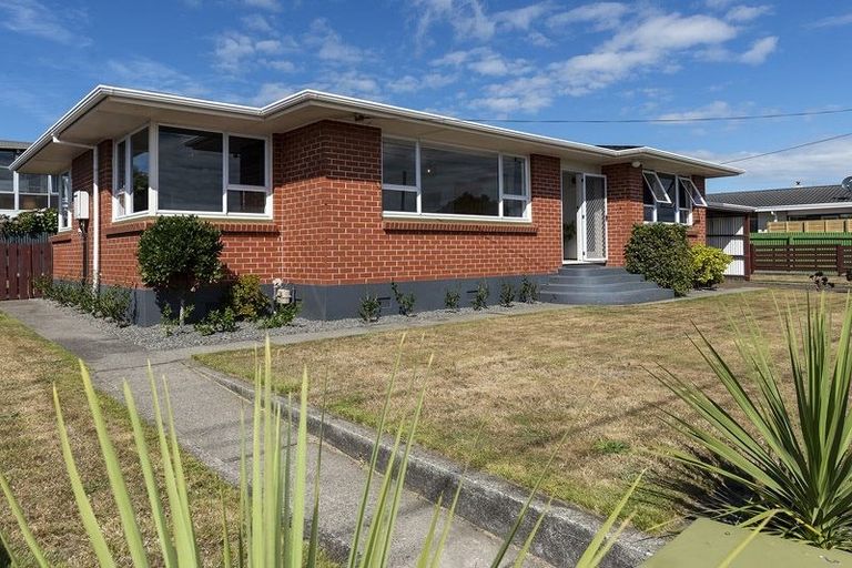Photo of property in 9 Waimea Street, Westown, New Plymouth, 4310