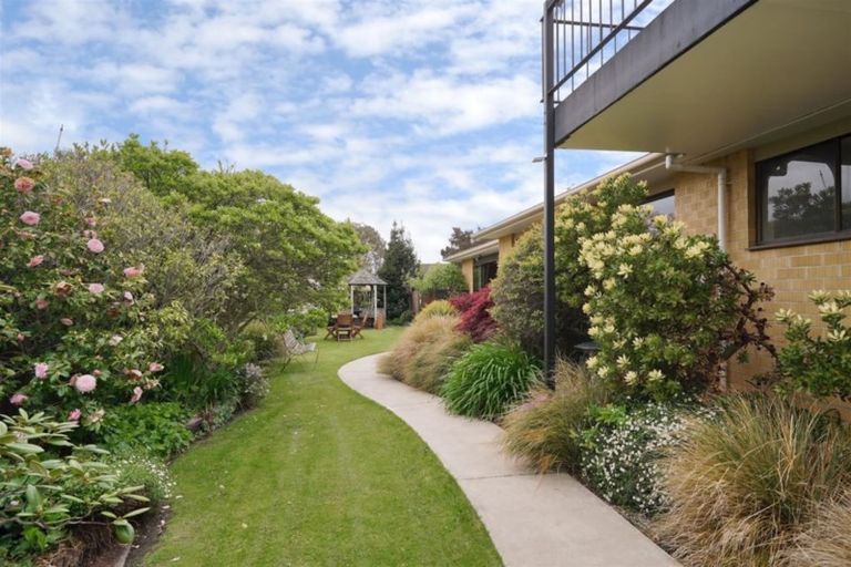 Photo of property in 34 Laing Crescent, Heathcote Valley, Christchurch, 8022