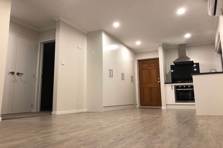 Photo of property in 28 Pooley Street, Pakuranga Heights, Auckland, 2010