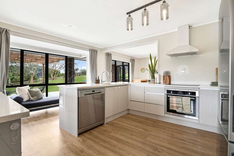 Photo of property in 61 Kanuka Road, Bombay, 2675