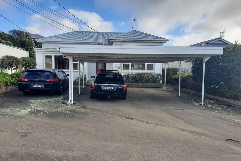 Photo of property in 19a Farm Road, Northland, Wellington, 6012