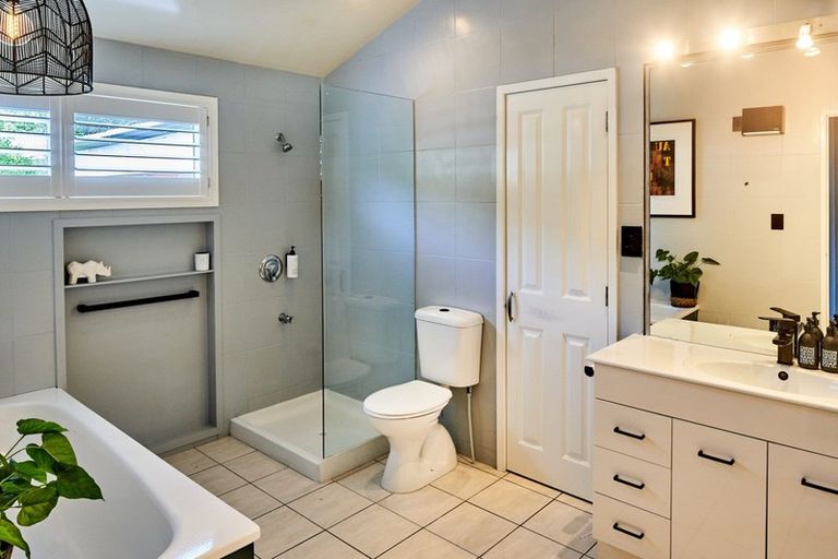 Photo of property in 120a Motuhara Road, Plimmerton, Porirua, 5026