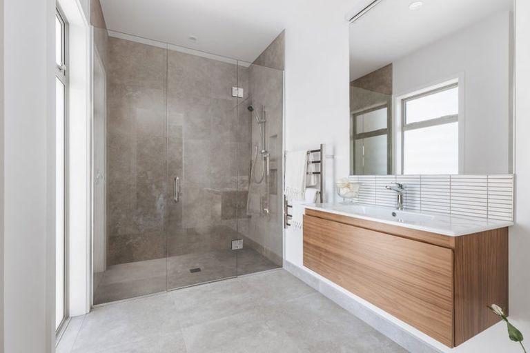 Photo of property in 2/3 Tremaine Avenue, Two Mile Bay, Taupo, 3330