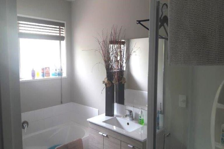 Photo of property in 5 Marlowe Place, Rolleston, 7614