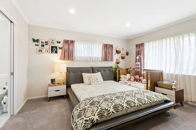 Photo of property in 52 Wattle Farm Road, Wattle Downs, Auckland, 2103