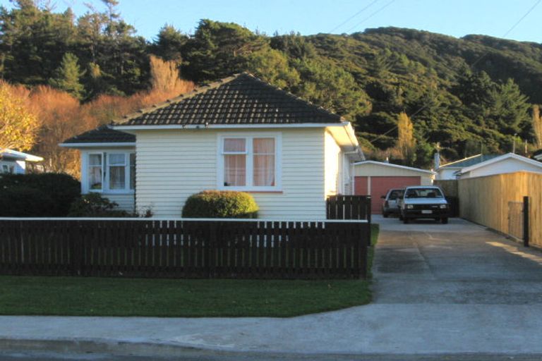 Photo of property in 13 Totara Street, Wainuiomata, Lower Hutt, 5014