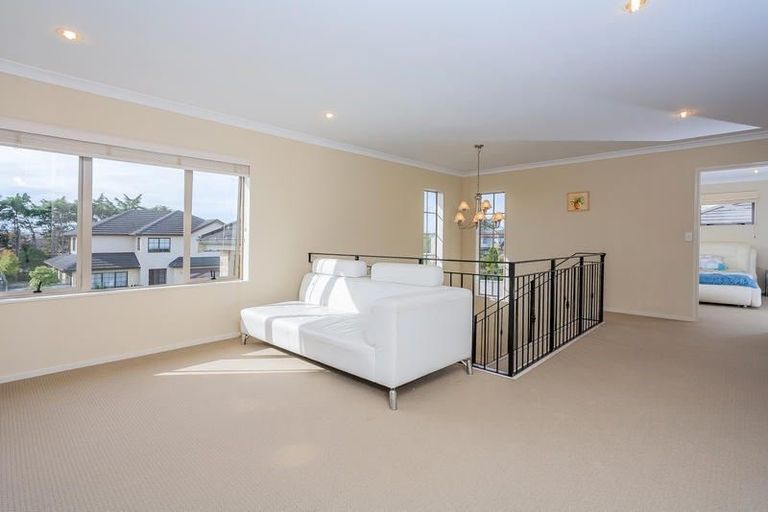 Photo of property in 34 Laurel Oak Drive, Schnapper Rock, Auckland, 0632