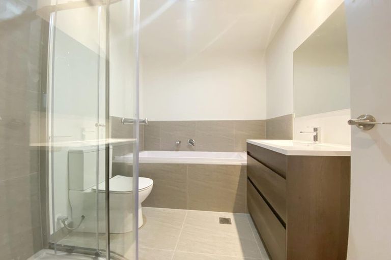 Photo of property in 9/49 Sunnyside Road, Sunnyvale, Auckland, 0612