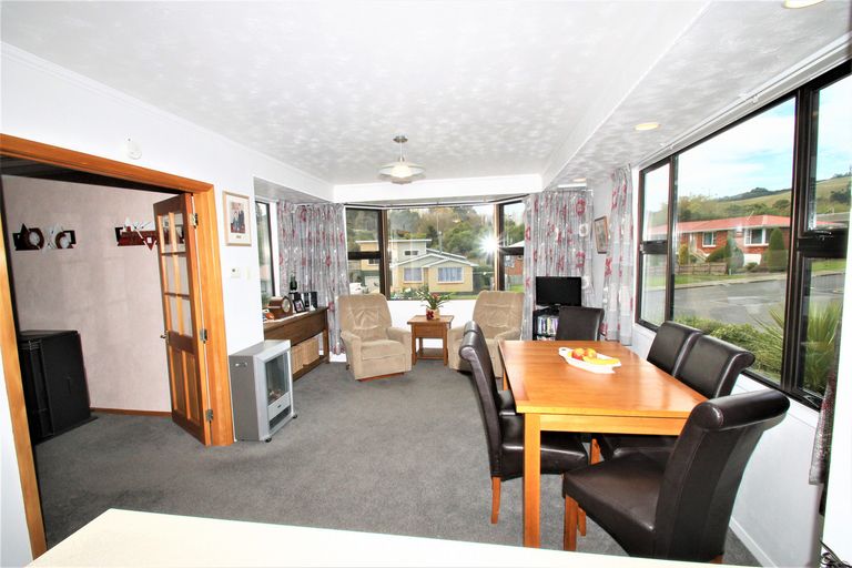 Photo of property in 16 Kinmont Crescent, Kinmont Park, Mosgiel, 9024