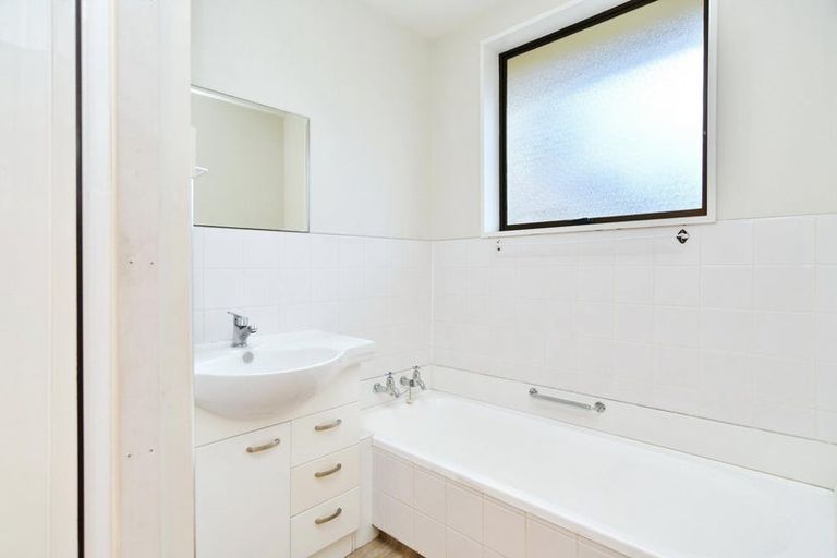 Photo of property in 2/121 Marlow Road, Aranui, Christchurch, 8061