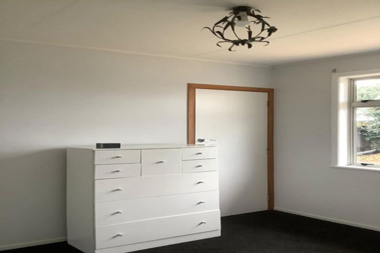 Photo of property in 22 Peters Avenue, Cloverlea, Palmerston North, 4412