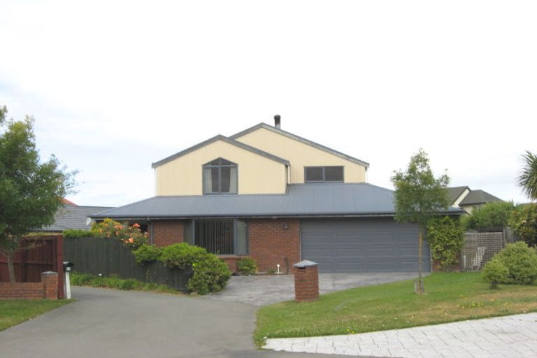 Photo of property in 19 Monterey Place, Parklands, Christchurch, 8083