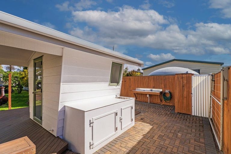 Photo of property in 19 Martin Place, Cooks Beach, Whitianga, 3591