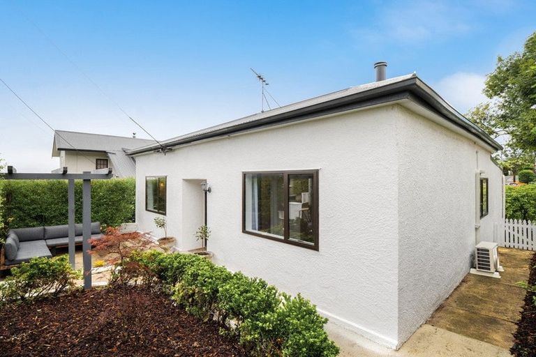 Photo of property in 22 Cochrane Street, Mornington, Dunedin, 9011