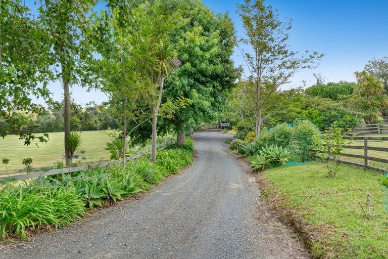 Photo of property in 786 South Head Road, South Head, Helensville, 0874