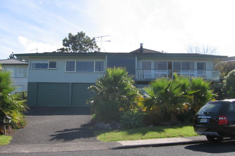 Photo of property in 25 Greendale Spur, Glenfield, Auckland, 0629