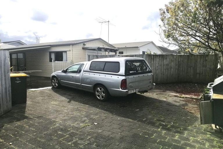 Photo of property in 21 Glennandrew Drive, Half Moon Bay, Auckland, 2012