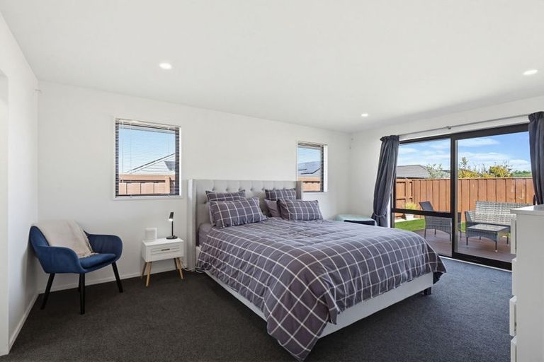 Photo of property in 10 Shillingford Boulevard, Rolleston, 7615