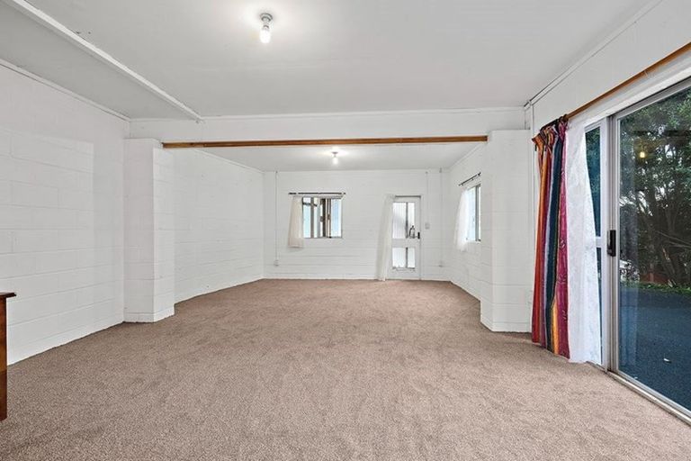 Photo of property in 6 Cyclarama Crescent, Massey, Auckland, 0614