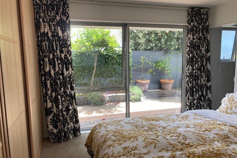 Photo of property in 6 Dunkeld Lane, Redcliffs, Christchurch, 8081