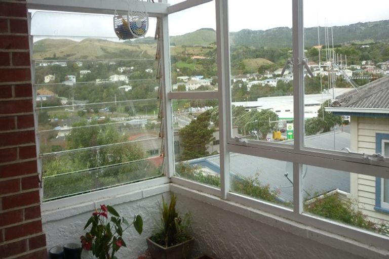 Photo of property in 7 The Drive, Tawa, Wellington, 5028