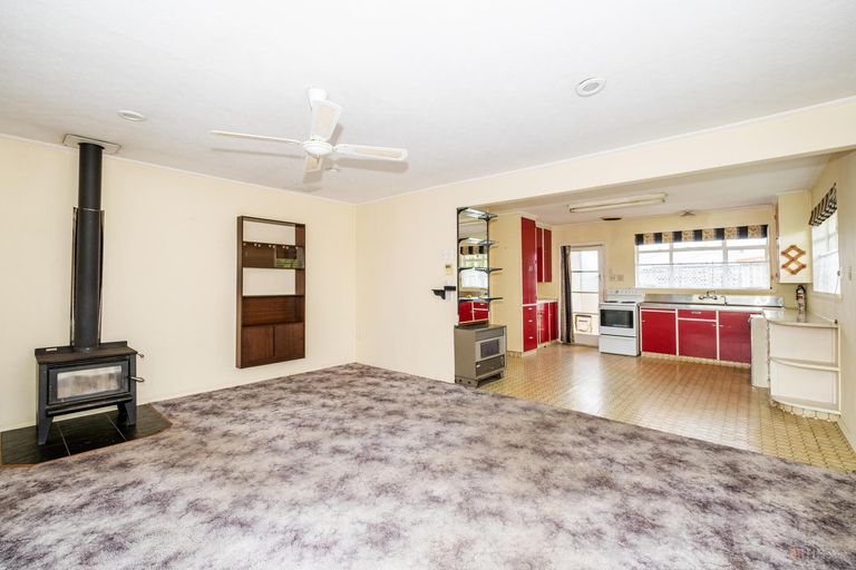 Photo of property in 1 Regent Street, Waimate, 7924