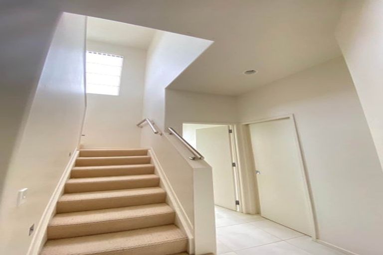 Photo of property in 1 Cetona Court, Flat Bush, Auckland, 2019