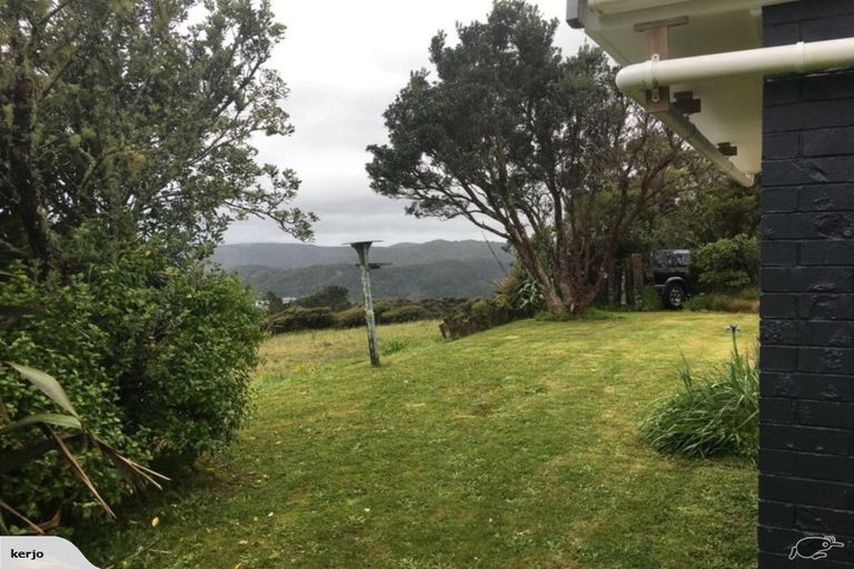 Photo of property in 115 Piha Road, Piha, New Lynn, 0772