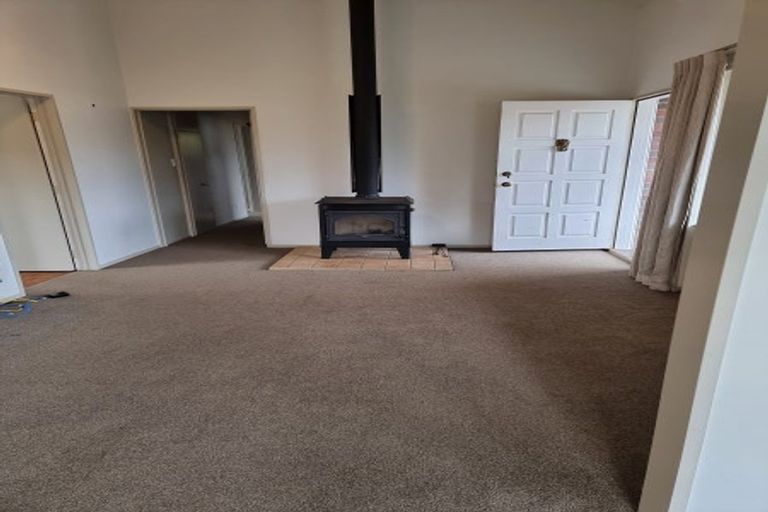 Photo of property in 28 Gladstone Road, Woodend, 7610