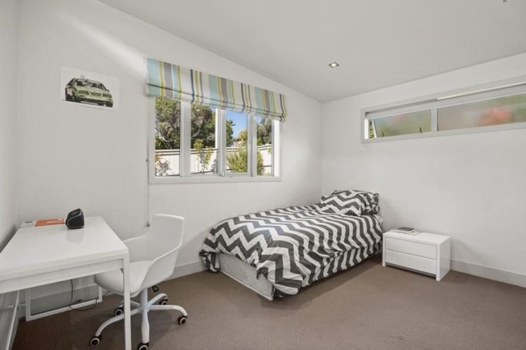 Photo of property in 28 Rothesay Bay Road, Rothesay Bay, Auckland, 0630