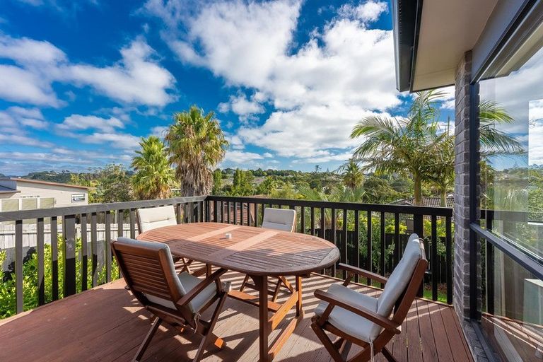 Photo of property in 38 Rivervale Grove, Stanmore Bay, Whangaparaoa, 0932