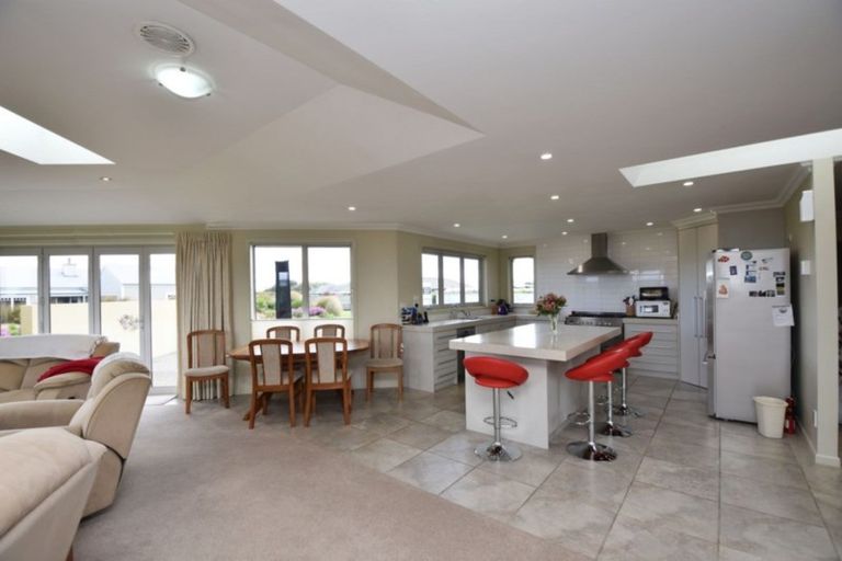 Photo of property in 3 Court Of Ascot, Seaward Bush, Invercargill, 9812