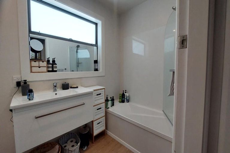 Photo of property in 1/55 Mcfaddens Road, St Albans, Christchurch, 8052