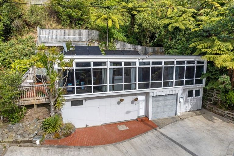 Photo of property in 28 Hollies Crescent, Johnsonville, Wellington, 6037