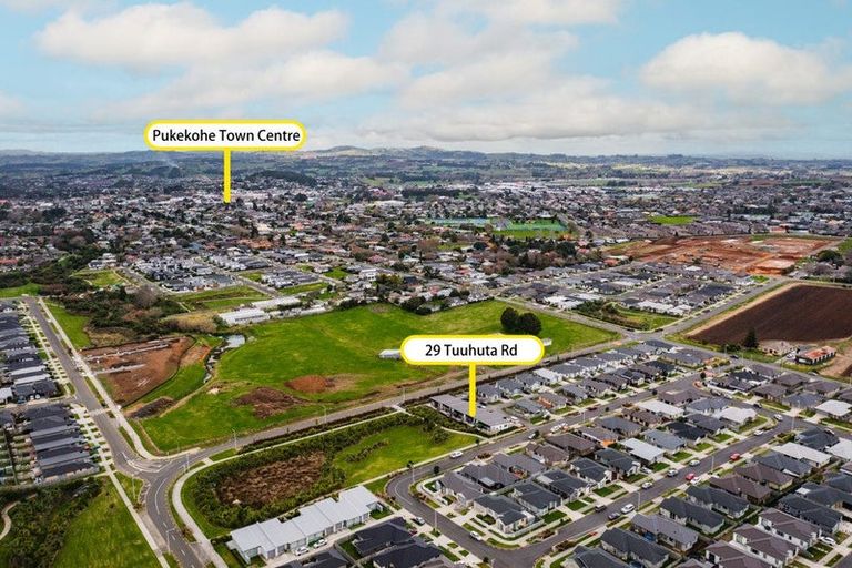 Photo of property in 29 Tuuhura Road, Pukekohe, 2120