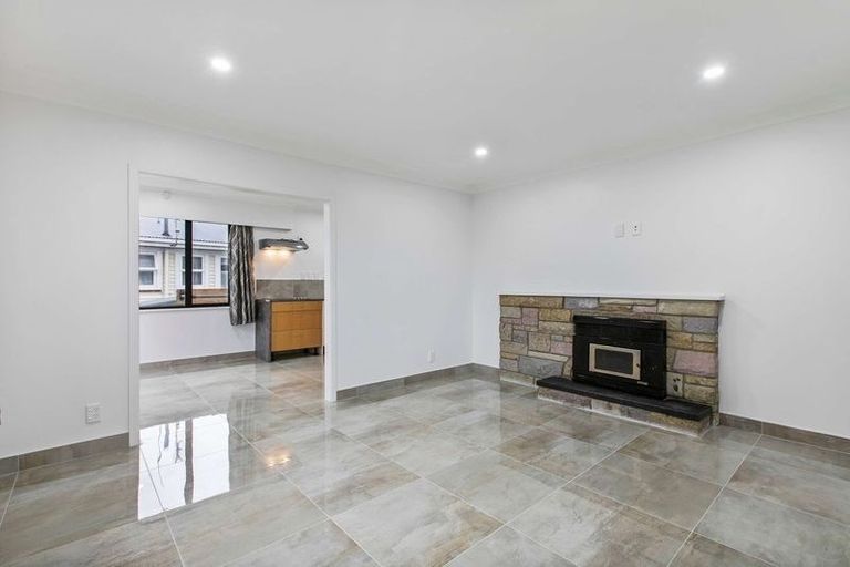 Photo of property in 206 Russell Road, Manurewa, Auckland, 2102