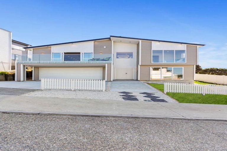 Photo of property in 35 Pacific Heights Road, Orewa, 0931