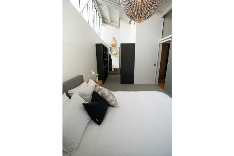 Photo of property in Waterloo Quay Apartments, 305/28 Waterloo Quay, Pipitea, Wellington, 6011