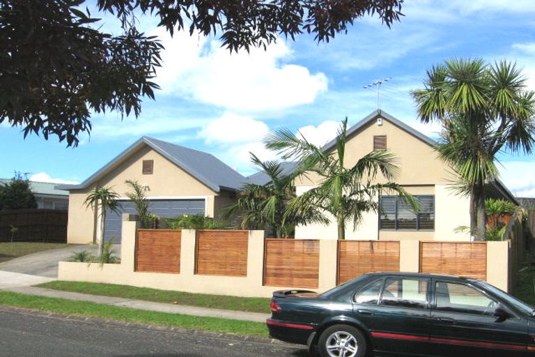 Photo of property in 6 Pinero Place, Bucklands Beach, Auckland, 2014