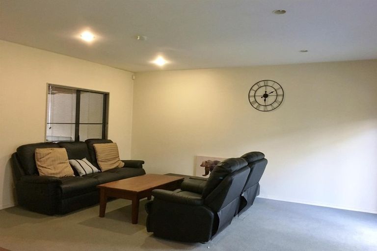 Photo of property in 39 Rakich Place, Henderson, Auckland, 0612