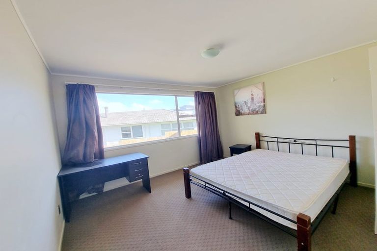 Photo of property in 5 Mowbray Place, Sunnynook, Auckland, 0620