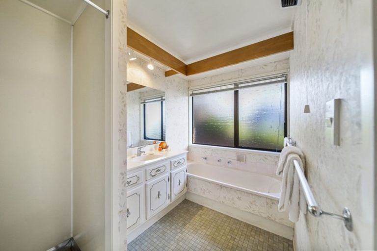 Photo of property in 9 Essington Place, Half Moon Bay, Auckland, 2012