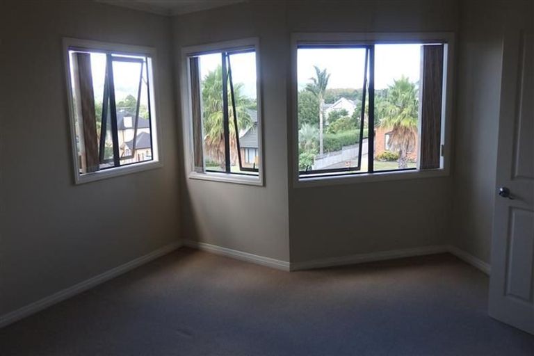 Photo of property in 21 Parkhaven Drive, Rosehill, Papakura, 2113