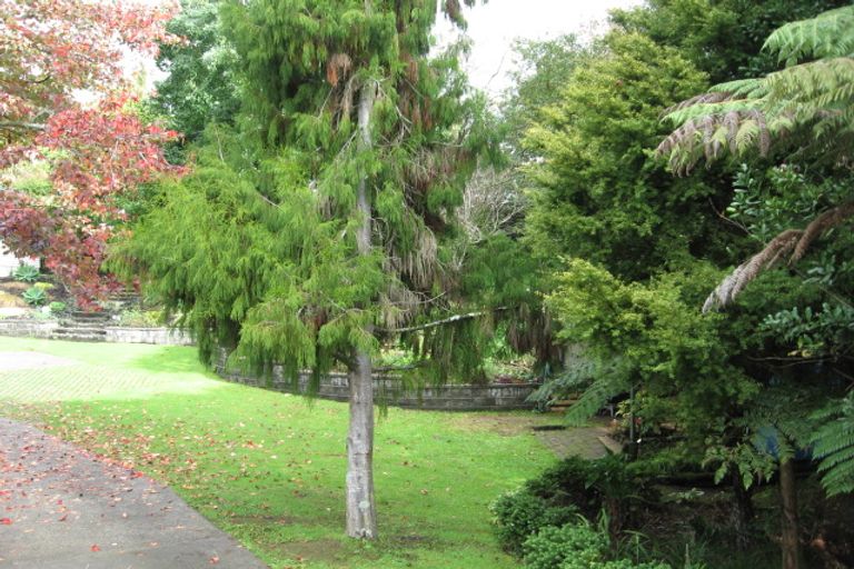 Photo of property in 5 Hartles Place, Mellons Bay, Auckland, 2014