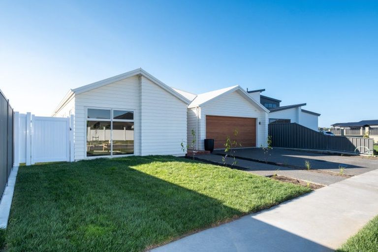 Photo of property in 76 Pelorus Avenue, Poraiti, Napier, 4112