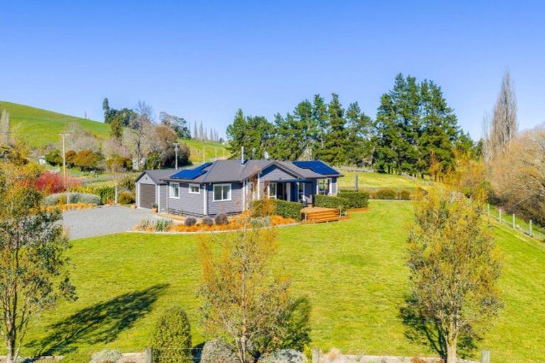 Photo of property in 372 Maharakeke Road, Waipukurau, 4281