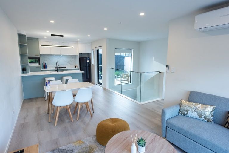 Photo of property in 5/236 Albany Highway, Schnapper Rock, Auckland, 0632