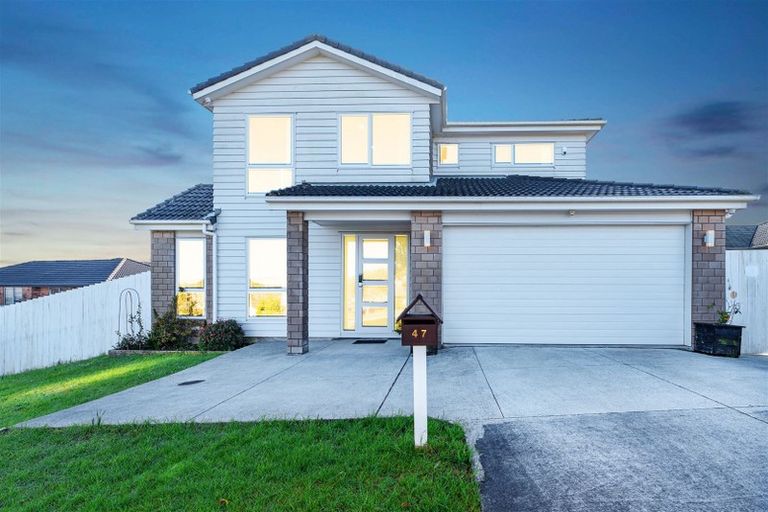 Photo of property in 47 Tiriwa Drive, Massey, Auckland, 0614