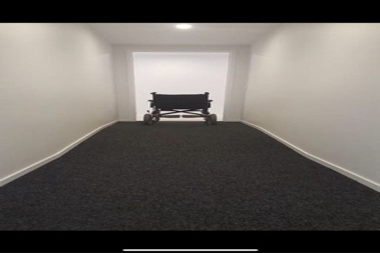 Photo of property in 10 Palmyra Way, Half Moon Bay, Auckland, 2012