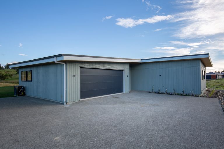 Photo of property in 22 Westmere Drive, Tasman, Upper Moutere, 7173